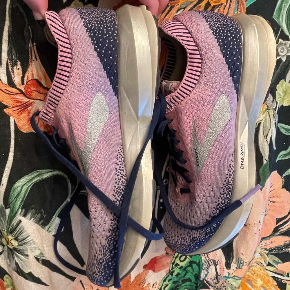Brooks Women's Levitate 2 Size 8.5